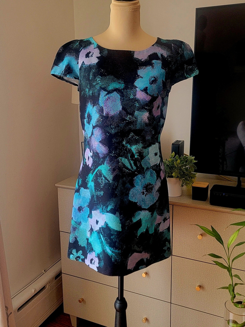 MILLY NY Textured Floral Puff Sleeve Shift Mini Cocktail Dress - Size 6 - Italy